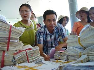 Tuyển sinh ĐH-CĐ 2013: Dè dặt cao đẳng, căng thẳng liên thông