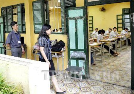 Tuyển sinh lớp 10 năm học 2011 – 2012: Tỉ lệ “chọi” ở nhiều trường là 1/1,5 – 2