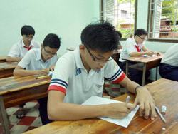 Tuyển sinh lớp 10 tại TP.HCM: 300 đề thi bị in lỗi