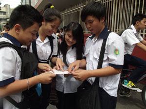 Tuyển sinh vào lớp 10 công lập tại TP.HCM: Chỉ tiêu tăng, thí sinh cũng tăng