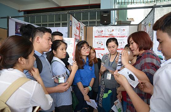 3.000 việc làm, 150 triệu đồng học bổng cho sinh viên