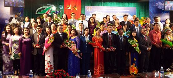 Gặp mặt, biểu dương 24 gia đình tiêu biểu xuất sắc