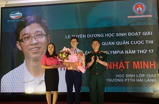 Trao 420 suất học bổng cho học sinh nghèo