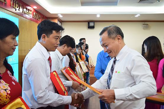 Tuyên dương Người tốt việc tốt ngành giáo dục TP.HCM