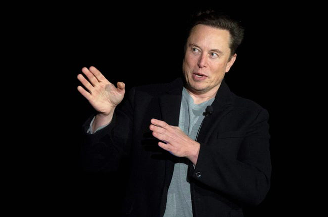 Tỷ phú Elon Musk tiếp quản Twitter, sa thải hết giám đốc