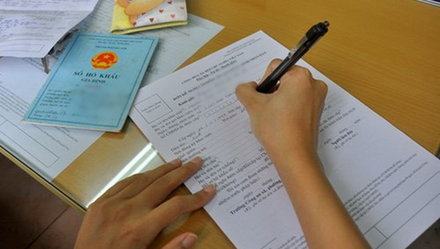 UBND xã “làm chứng” cho bé gái 12 tuổi yêu thanh niên 22 tuổi