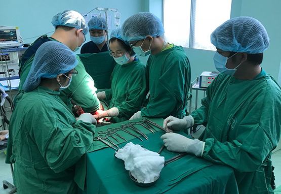 Phẫu thuật thành công cho bệnh nhân bị u buồng trứng khủng