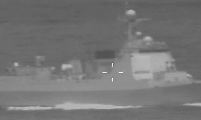 Úc muốn làm ra ngô ra khoai với Trung Quốc vụ laser - Ảnh 2. Úc muốn làm ra ngô ra khoai với Trung Quốc vụ laser - Ảnh 2.