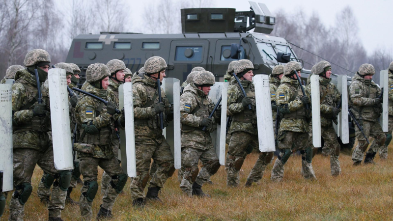 Ukraine hối thúc Pháp, Đức sẵn sàng cho khả năng xung đột với Nga