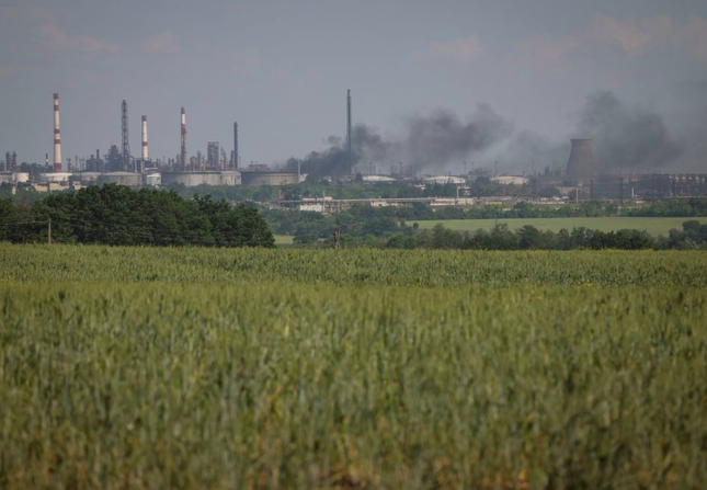 Ukraine nói Nga đang tấn công đồng loạt từ 9 hướng ảnh 1