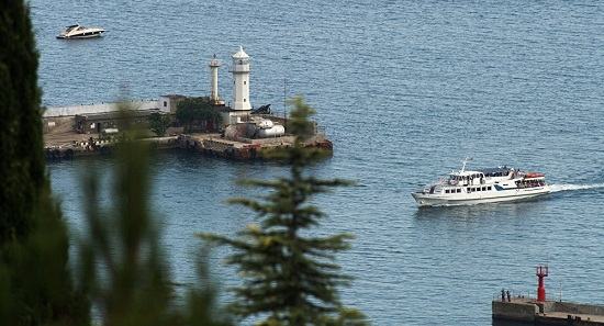 Ukraine phạt 38 tàu vì đi vào các cảng Crimea