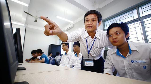 Ứng viên nhiều, tuyển giảng viên chẳng được bao nhiêu! - Ảnh 1. Ứng viên nhiều, tuyển giảng viên chẳng được bao nhiêu! - Ảnh 1.