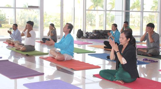 Lớp học Yoga cho bệnh nhân ung thư