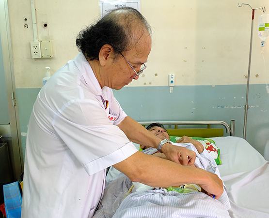 Lần đầu tiên sử dụng robot phẫu thuật ung thư gan