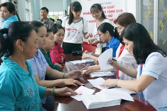 Tầm soát và phẫu thuật ung thư miễn phí cho 1.608 phụ nữ nghèo