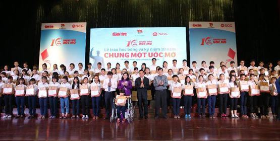 Trao 350 học bổng “Chung một ước mơ”