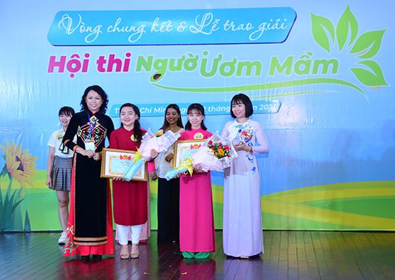 Cô giáo Hoàng Thị Thu Nguyệt giành giải nhất hội thi “Người ươm mầm”