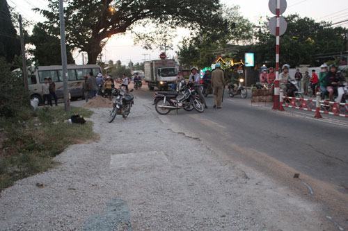 Va vào xe tải, một học sinh lớp 10 tử vong