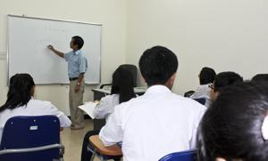 Vào mùa luyện thi ĐH: Không đạt điểm sàn hoàn lại học phí?