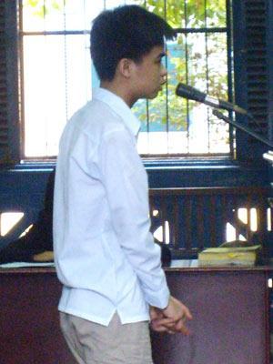 Vào tù vì ‘yêu’ nữ sinh lớp 7