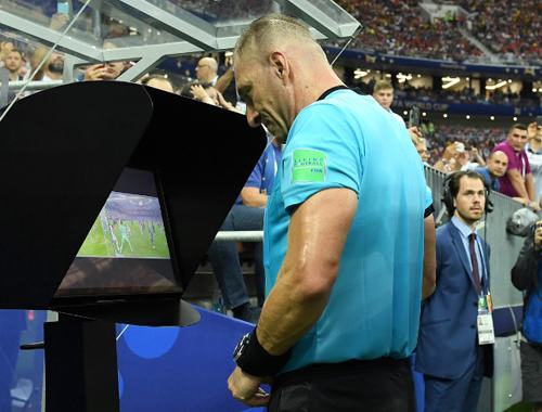 VAR sẽ được áp dụng ở Champions League 2019-20?