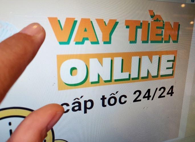 Vay tiền online lãi suất hơn 300%/tháng, khổ sở vì bị “khủng bố” đòi nợ