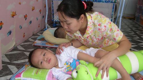 Vệ sinh cho trẻ: chuyện không dễ