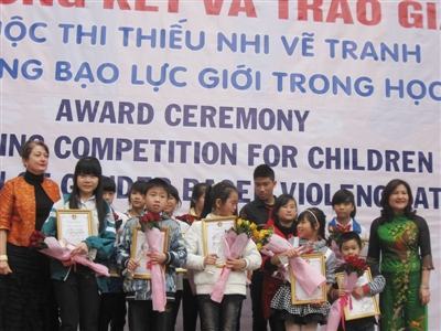 Vẽ tranh phòng chống bạo lực học đường