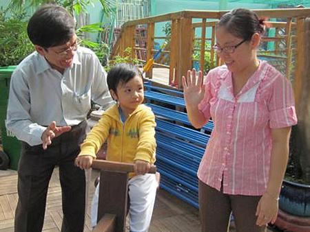 Vì con, cha mẹ mở trường