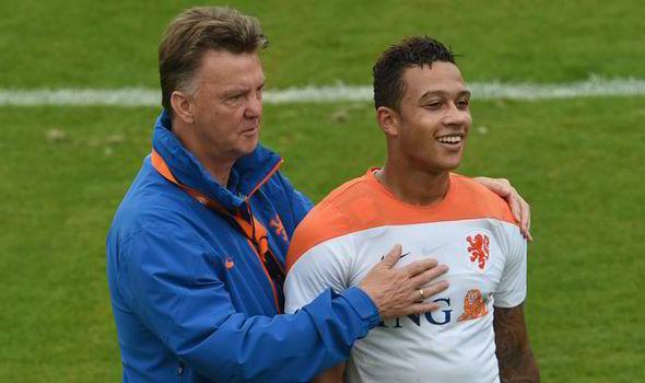 Vì Depay, Van Gaal sẽ cách tân chiến thuật