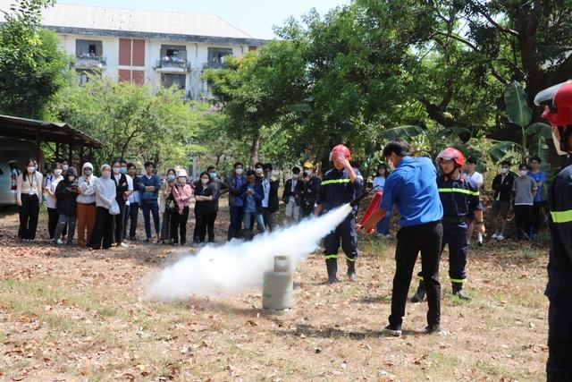 Vì sao sinh viên đối phó tích lũy điểm rèn luyện?