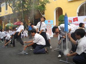 Vì trò hay vì bệnh thành tích?