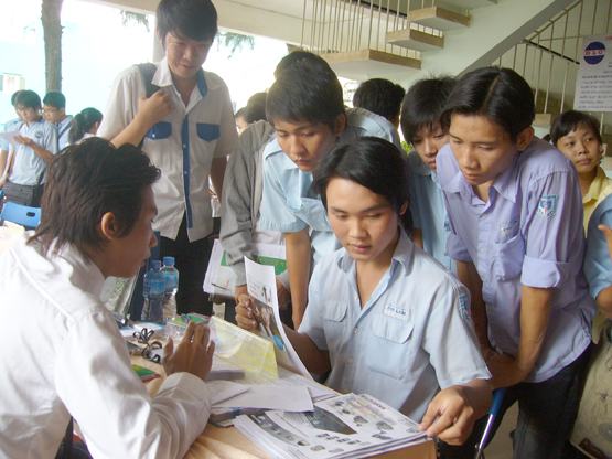 Khởi động dự án hợp tác tạo việc làm cho sinh viên