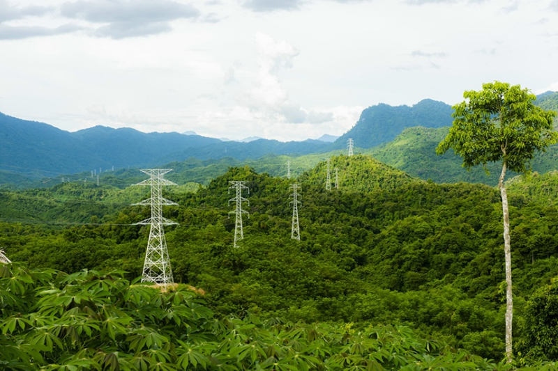 Việt Nam tăng nhập khẩu điện tử Lào và Trung Quốc