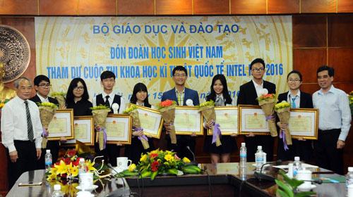 viet-nam-vuot-singapore-o-hoi-thi-khoa-hoc-ky-thuat-quoc-te