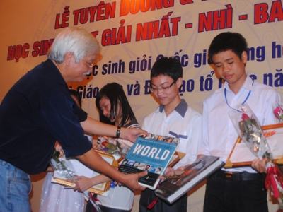 Vinh danh học sinh giỏi Lịch sử