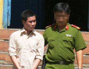 Vĩnh Long: Truy sát vợ trẻ bằng dao vì ghen tuông