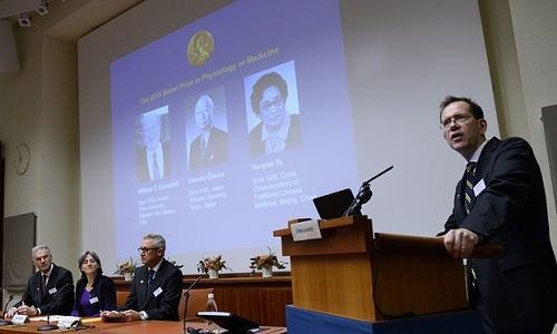 3 nhà khoa học đoạt giải Nobel Y học 2015
