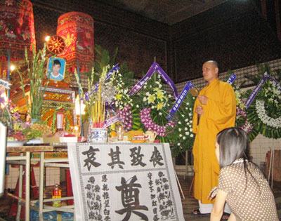 Vô vọng đứng nhìn con chết