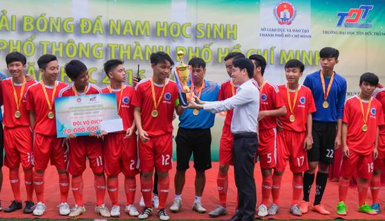 Trường Nguyễn Thị Định vô địch Giải bóng đá nam THPT