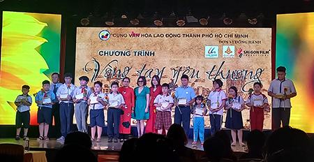 “Vòng tay yêu thương” của con đoàn viên công đoàn