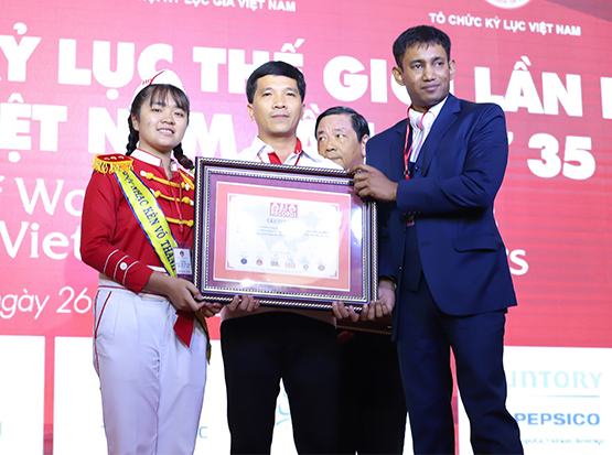 Đội nhạc kèn Võ Thành Trang nhận kỷ lục Guinness châu Á