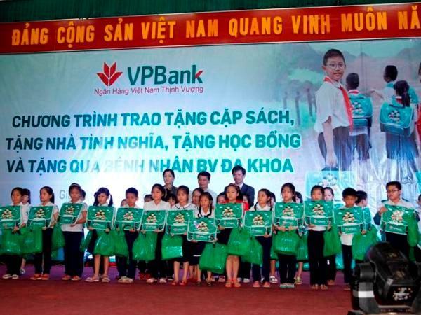 VPBank chắp cánh ước mơ đến trường cho các em học sinh