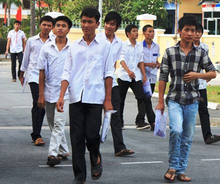 Vụ giám thị ký sai: 3 thí sinh chọn thi lại Toán