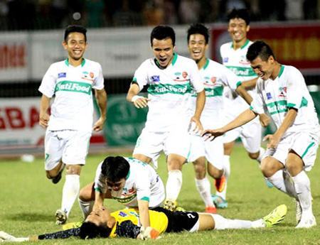 Vừa đôn lứa U19 lên V-League, bầu Đức mơ ngay đến ngôi vô địch