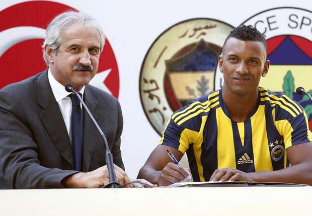 Vừa sang Fenerbahce, Nani đã lôi kéo người M.U