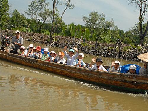 Vùng xa khó giữ giáo viên