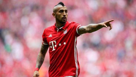 Vượt Sanchez, Vidal giành giải Cầu thủ xuất sắc nhất Chile 2016