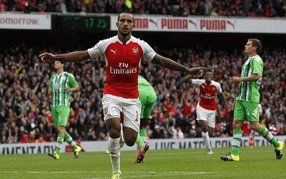Walcott giúp Arsenal lần thứ 4 giành Emirates Cup