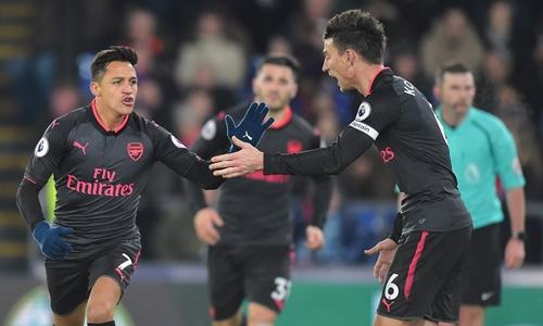 Wenger không sợ mất Sanchez vào tháng Một